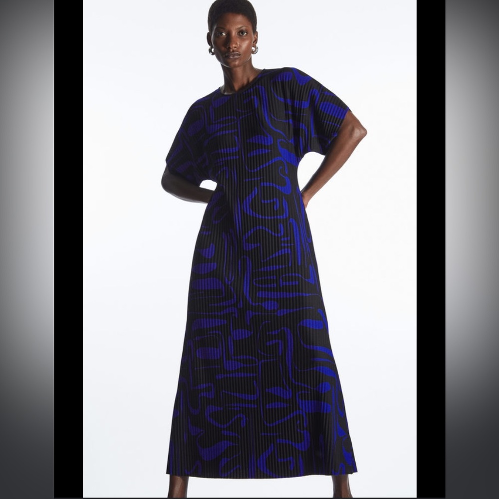 COS Sz L Maxi Dress Short Sleeve Pleated  Black Blue